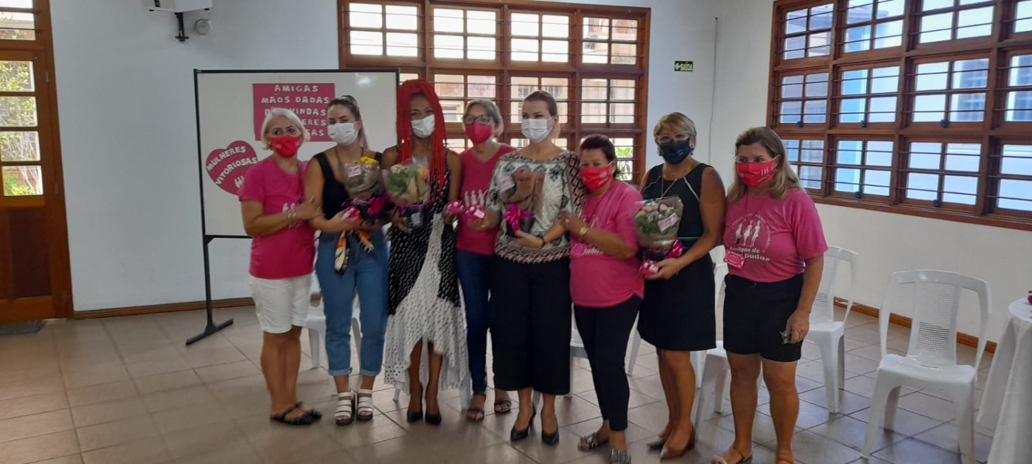 Grupo Amigas de Mãos Dadas homenageia mulheres parceiras da comunidade