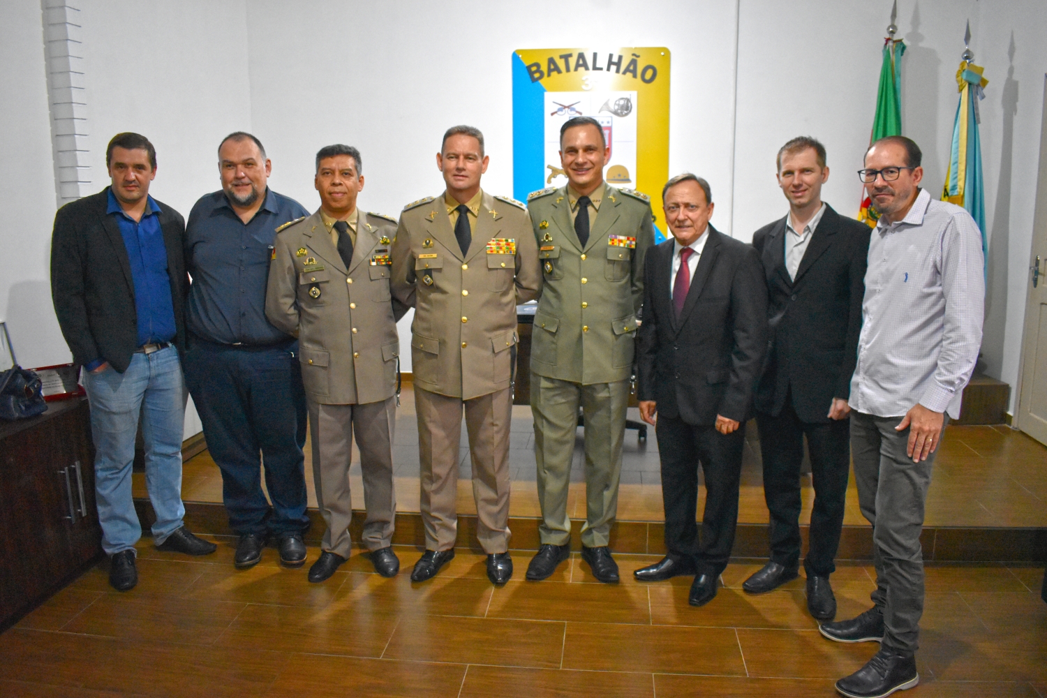 Brigada Militar empossa novo comandante, e diretoria da CDL NH participa de solenidade