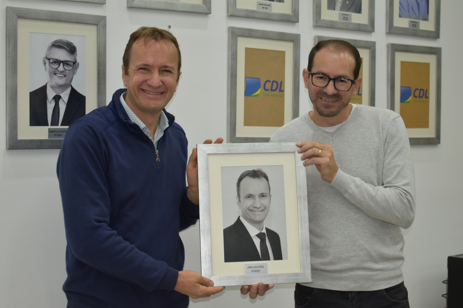 Galeria de ex-presidentes da CDL-NH recebe foto de Jorge Stoffel